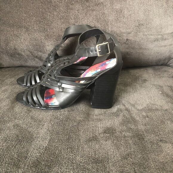 GEORGE NWOT Size 6 Black Strappy, Chunk Heal, Peep Toe Sandal - Picture 3 of 5